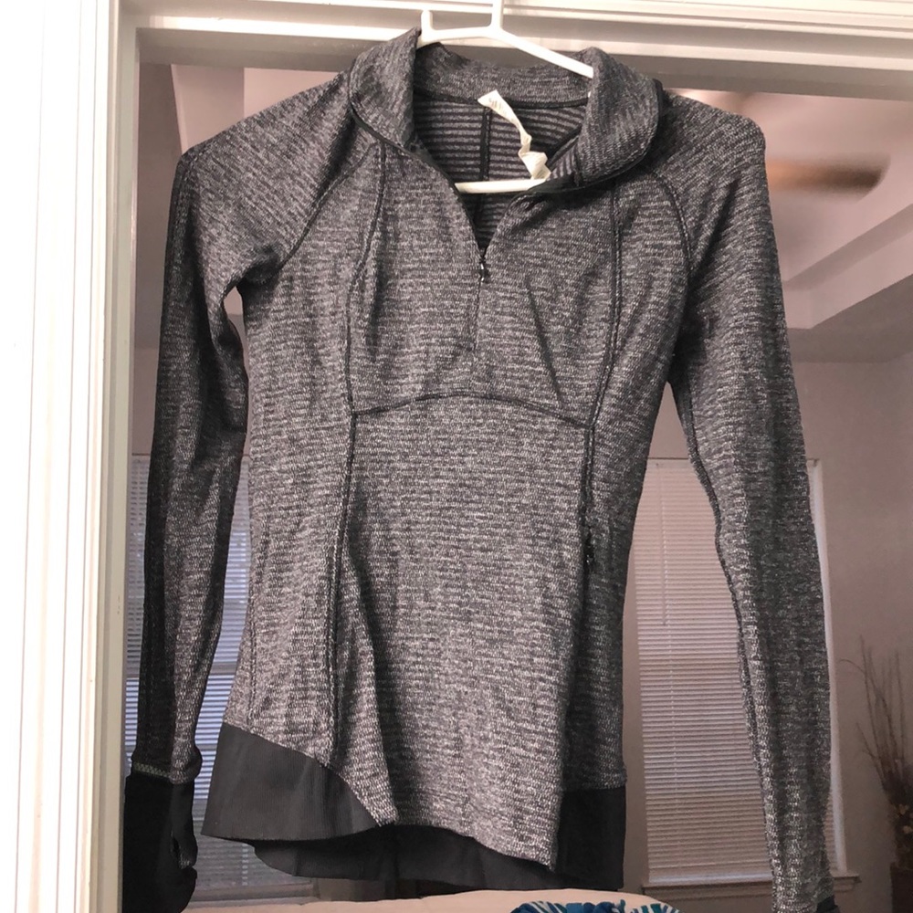 Lululemon long sleeve shirt size 2